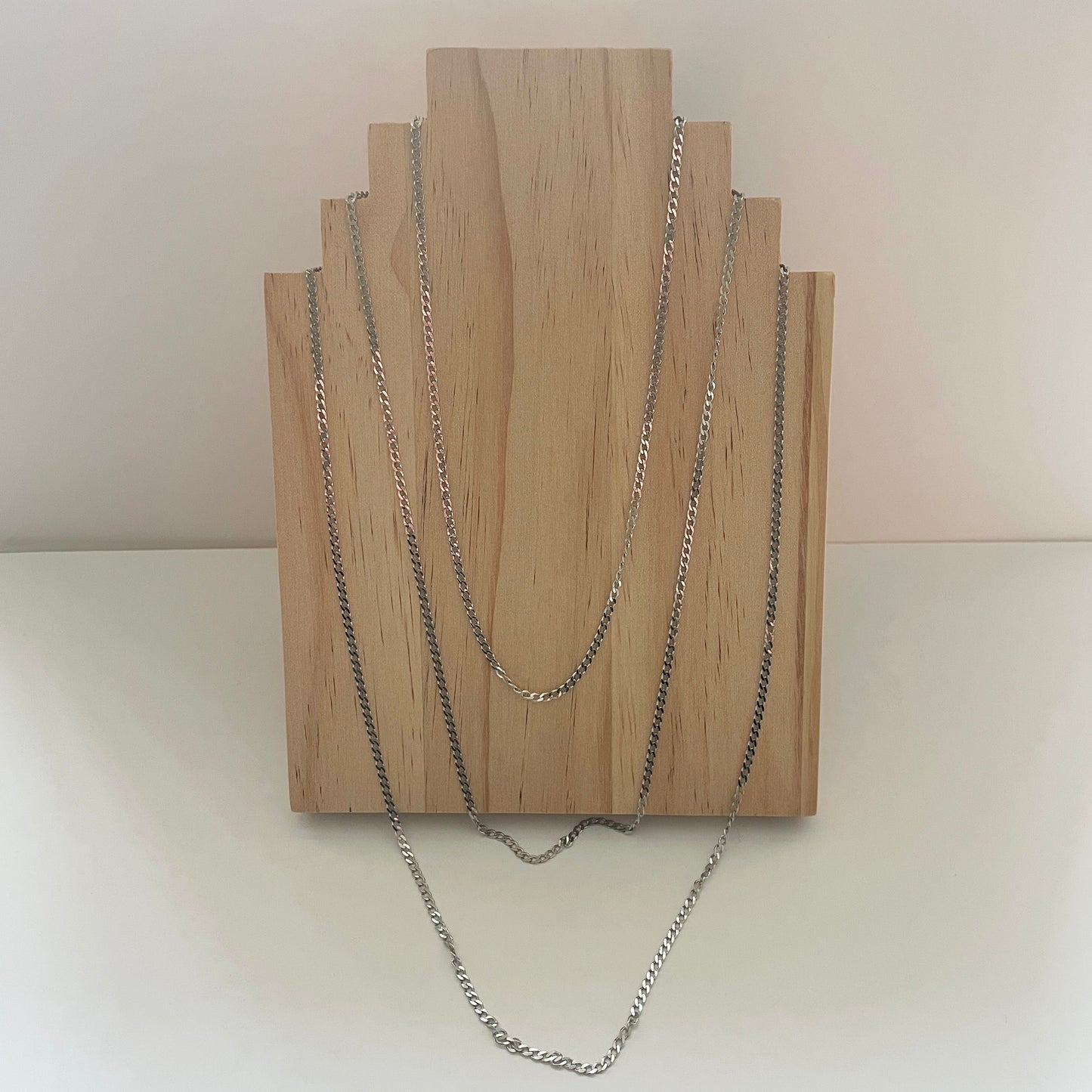 the MODEST CURB necklace